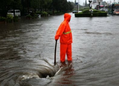 遇到暴雨来临,我们该怎么办?