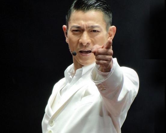 朴灿烈和周杰伦谁厉害,周杰伦朴灿烈