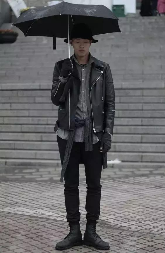 如何优雅地在大雨中漫步,下雨天怎么保持优雅的感觉