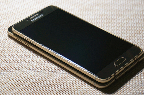 三星galaxyc7手机长什么样,三星galaxyc7白色