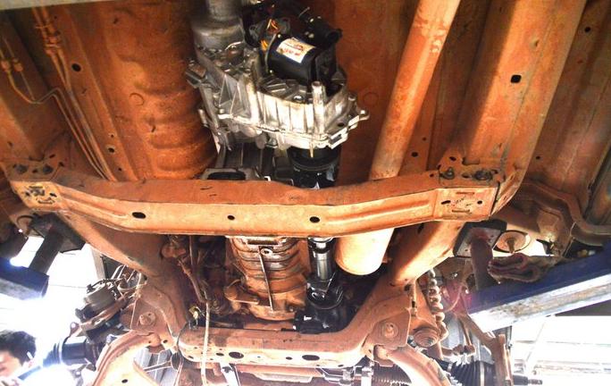 驭胜两驱和四驱哪个好,驭胜两驱改四驱还是加锁好