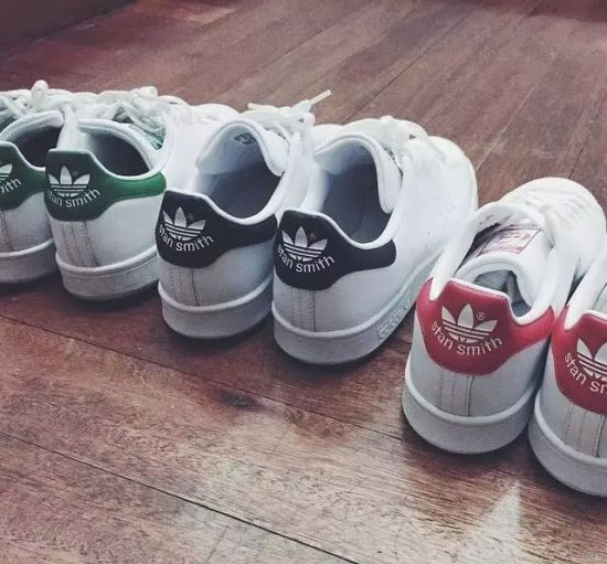 喏,你要的小白鞋都在这儿了