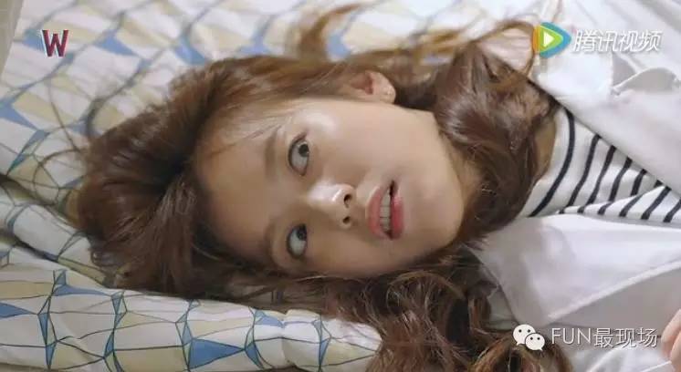 女主穿越到李钟硕演的韩剧里,李钟硕穿越到漫画世界上