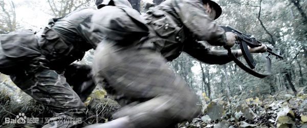 战争电影中的经典枪械,电影战狼中的一些枪械