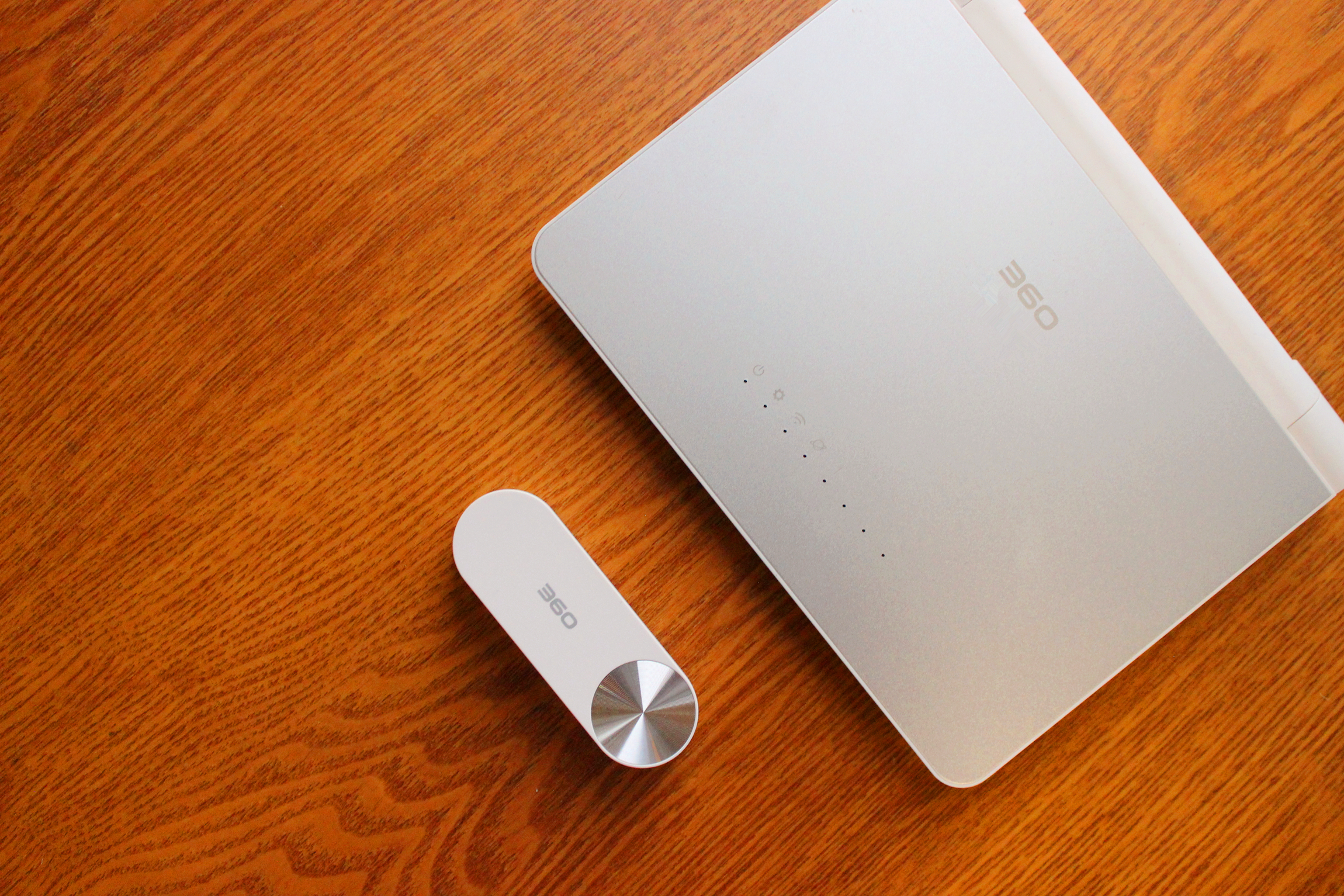 360wifi扩展器r2测评视频,360r2wifi扩展器开箱