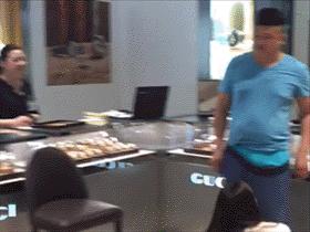 这个小吃货,萌哭了