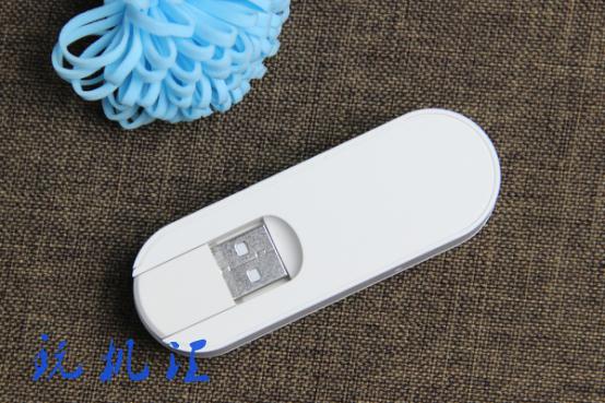 给信号充值360WiFi扩展器让家里的wifi不留死角