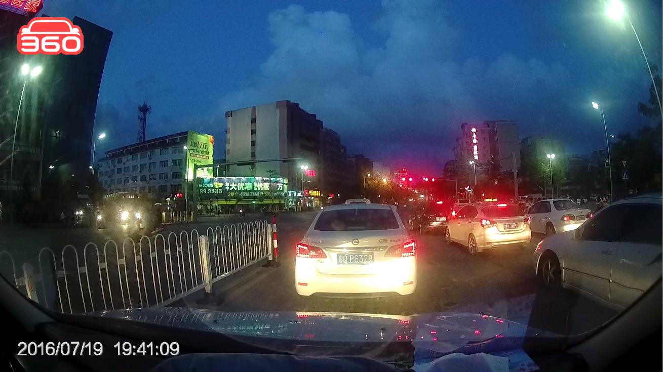 360行车记录仪有卡和无卡,360行车记录仪二代和一代的区别