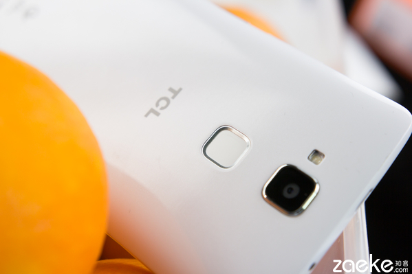 除了更好玩的指纹呢？TCL乐玩2C系统UI体验