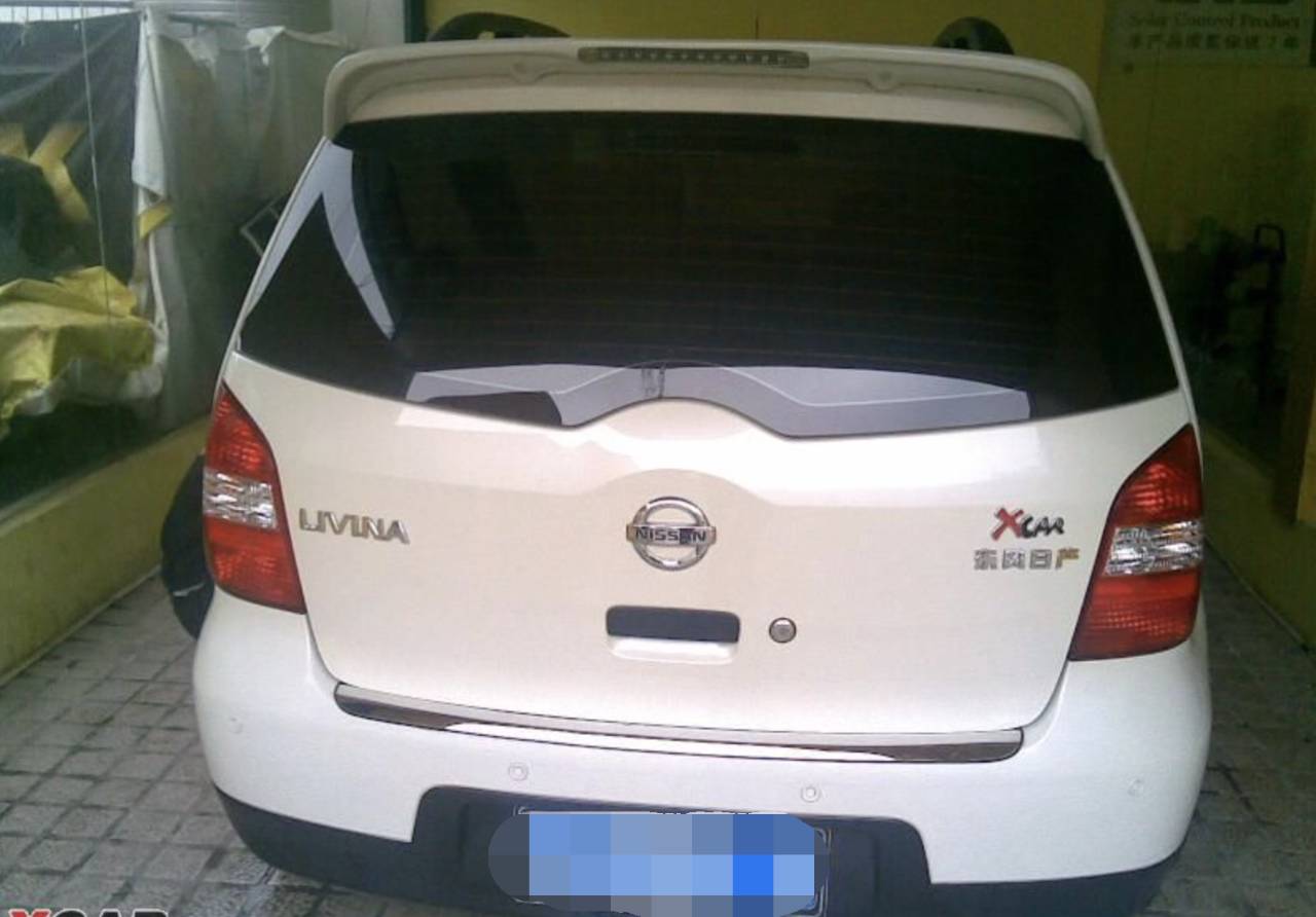 凭什么两厢车SUV后窗有雨刷,而三厢轿车没有?