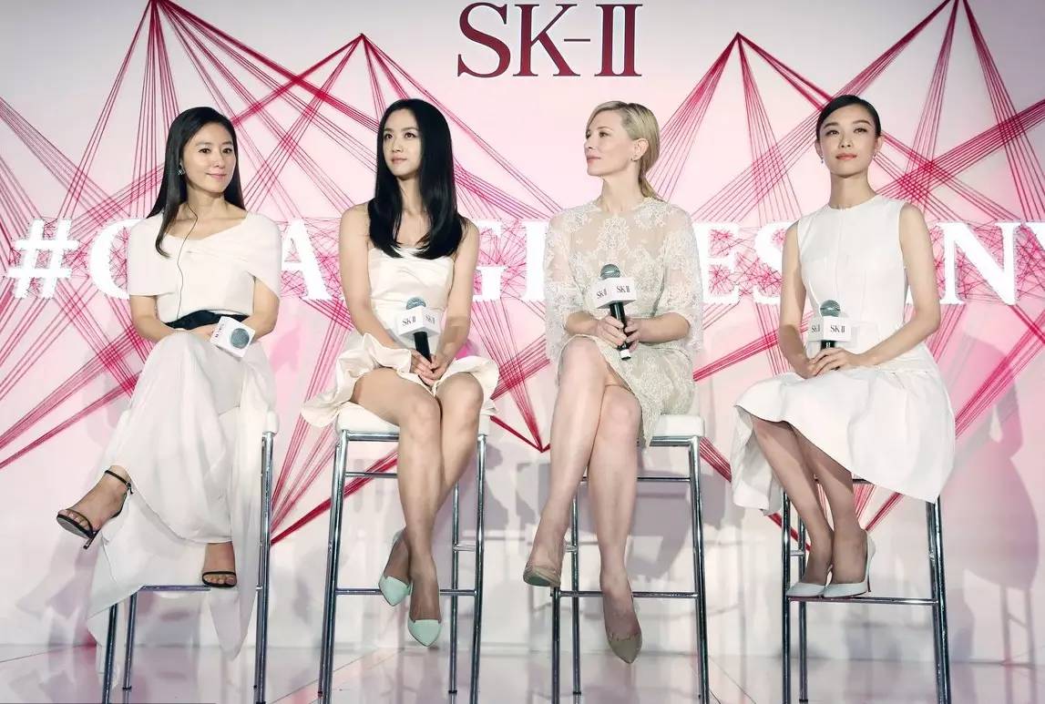 汤唯的气质真不一般,汤唯穿什么都是少年感