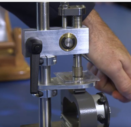 康宁第五代大猩猩玻璃实测：不怕摔摔不怕！