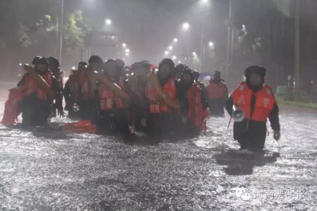 安阳7.20特大暴雨回顾,安阳暴雨央视现场直播
