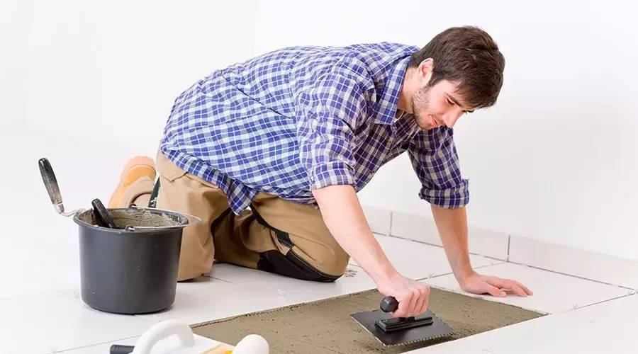 南京铺瓷砖多少钱一平,铺瓷砖多少钱一平方包括沙石吗