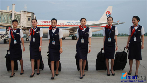 2018乘务员,2019航空公司乘务员年终奖排名