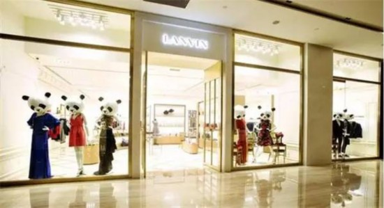 我说：成都是国际购物天堂，你服不？咱从退税讲起...