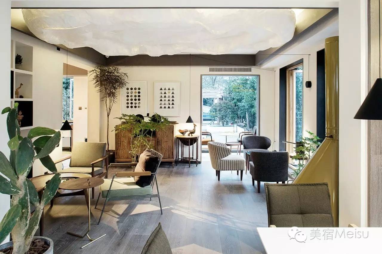 多亏这帮牛气的设计师，才横空出世了那么多惊艳美宿！后起之秀不断涌现，同质化是否有望减弱？