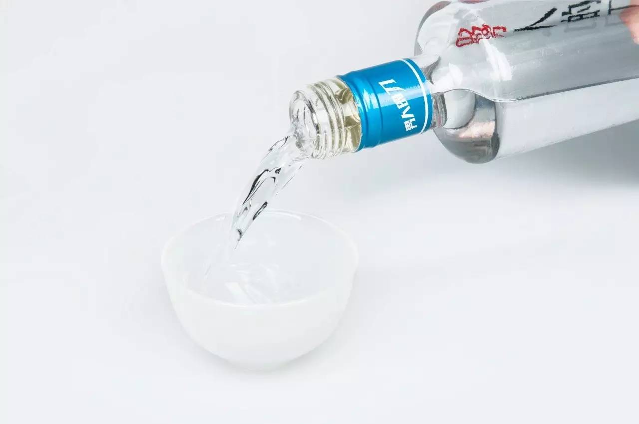 年销售破百亿的酒厂,年销售过百亿的白酒品牌