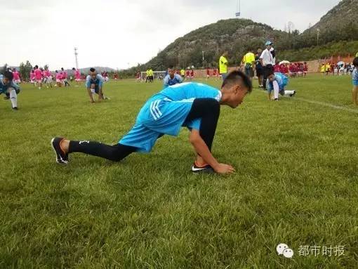 最牛足球夏令营走进云南校园营员有机会到秦皇岛参赛出国培训