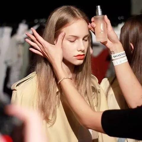 最实用的旅行化妆使用包,短期旅行带什么化妆包