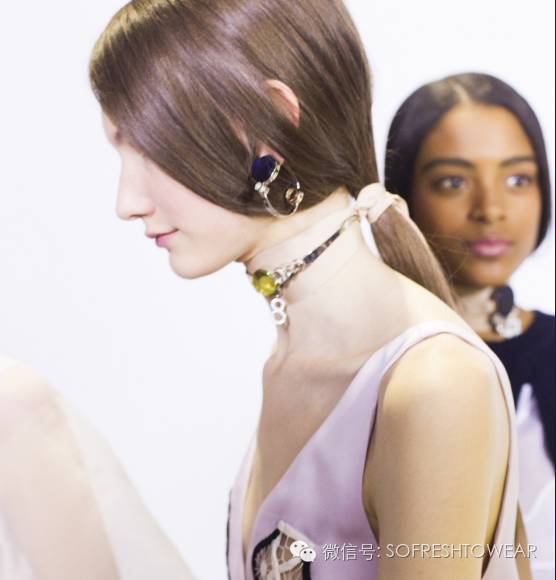 一块钱时尚套装,专柜秀场包包几百块就能买到