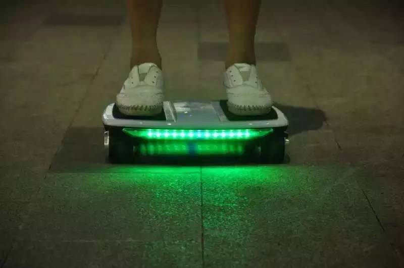 融资1000万他的4轮平衡车5.5kg转弯灵活度80%流水累计9千多万