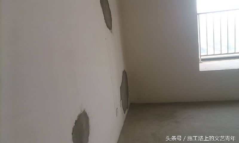 外墙漏水最佳解决办法,外墙漏水为啥会漏到顶上