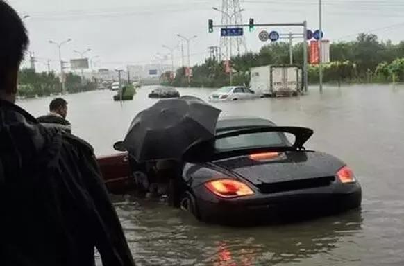 大雨过后店铺生意,暴雨过后4s店车还能买吗
