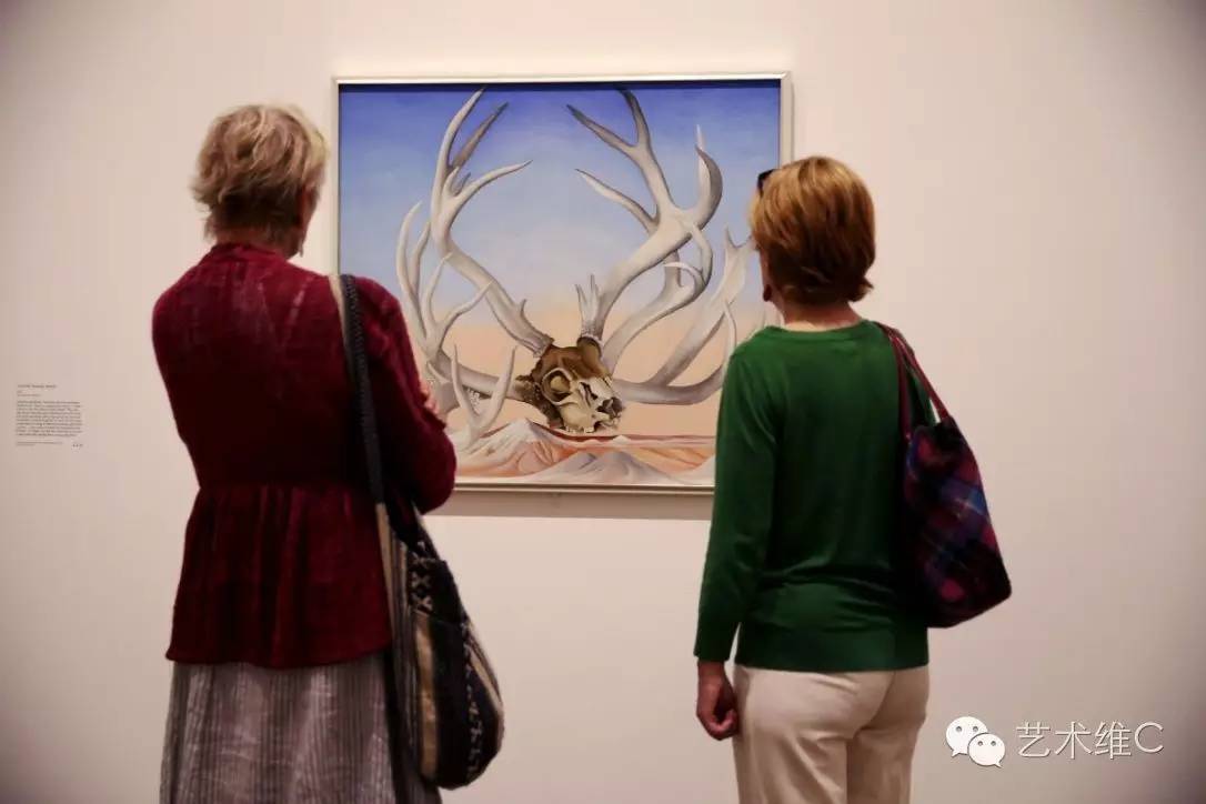 英国女性夏季服装风格特点,英国女性夏天穿衣打扮