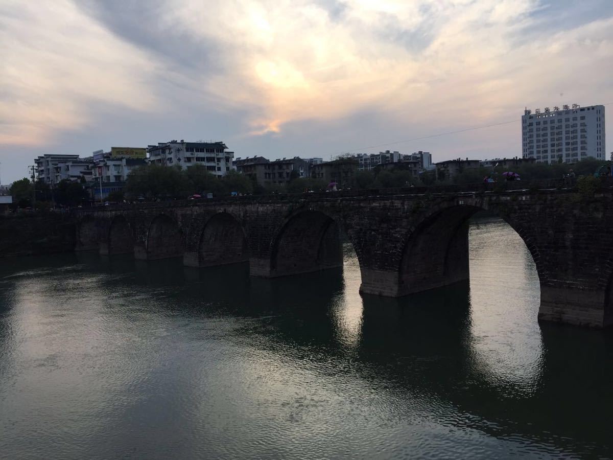 这才是真正的黄山,你见过这样的黄山吗