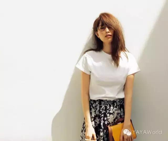 夏天白衣怎么搭配好看,简单的白衣服如何穿出高级感