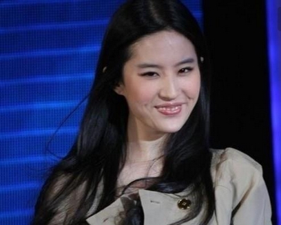 被镜头抓拍明星众生相,镜头抓拍明星微表情有多尴尬