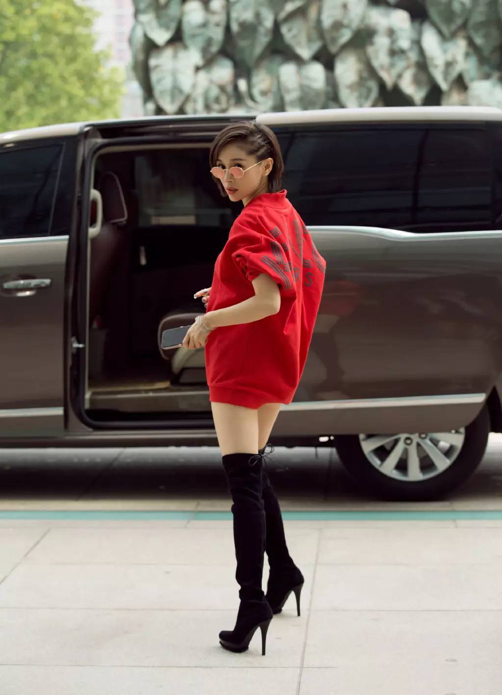 王子文的丸子头为什么非常聪明呢 (低马尾慵懒蓬松丸子头 王子文)