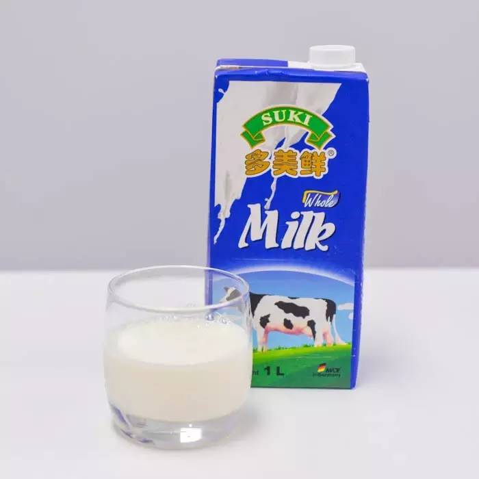 牛奶喝多出汗有奶味,牛奶喝多了出汗感觉有奶味