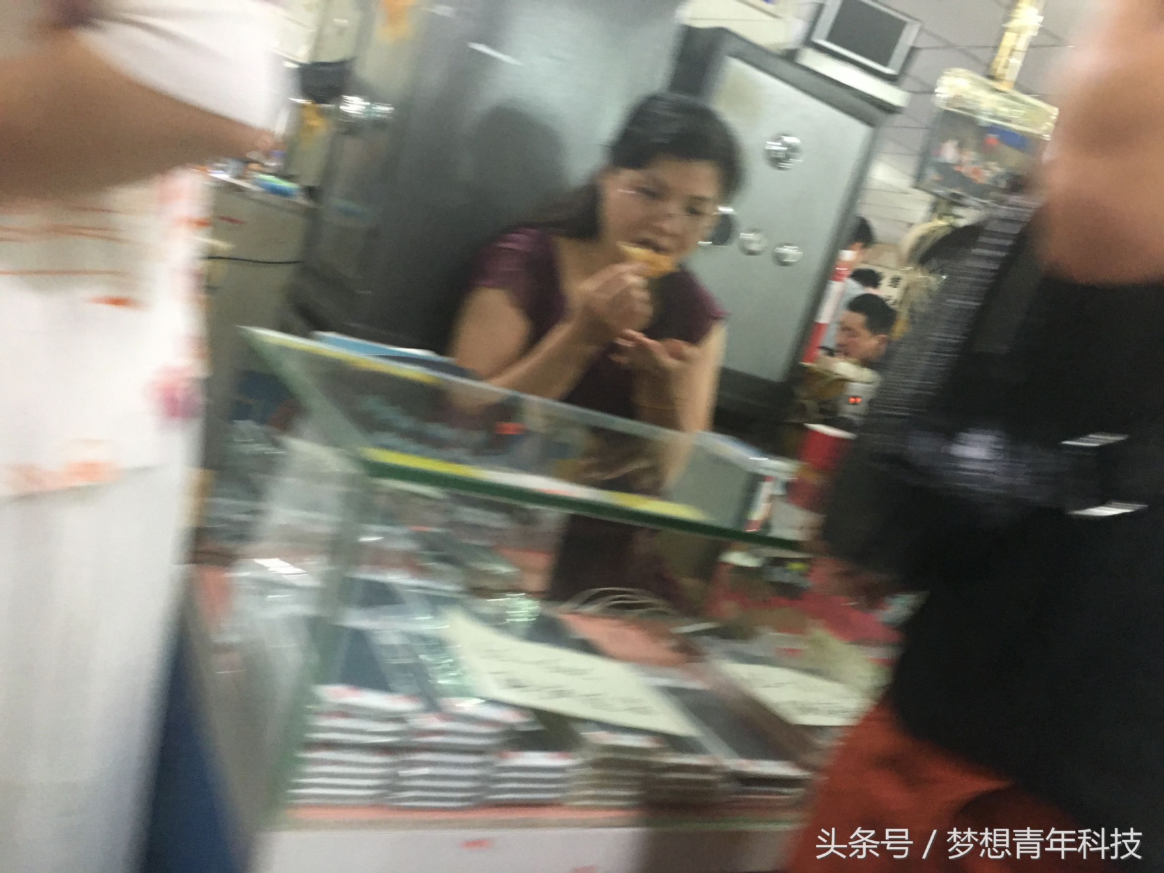 华强北手机微商,微商占据半壁江山