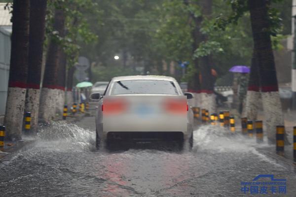 江铃皮卡发动机是五十铃发动机吗,江铃五十铃皮卡dmax发动机