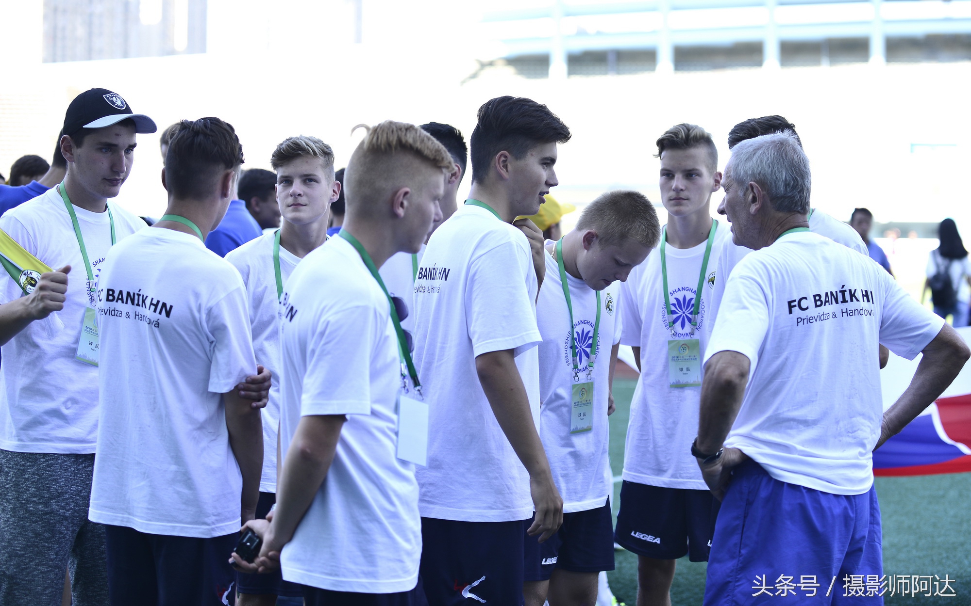 “一带一路”国际青少年足球赛在锡举行外国小帅哥很养眼