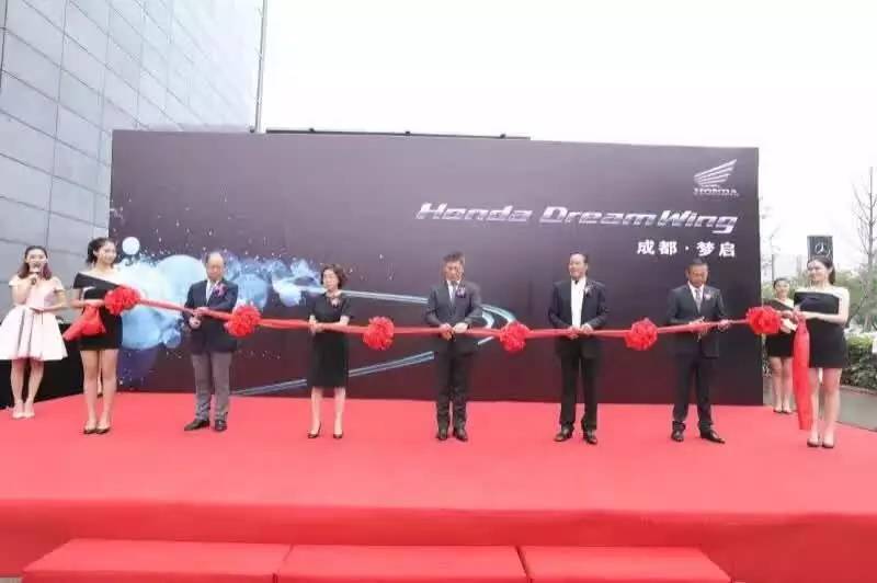 本田大排摩托车来成都开店，原来摩托还可以这么玩