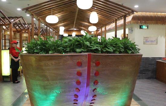 这艘巨型渔船终于驶入泉州，鱼控们上船后已经失控！