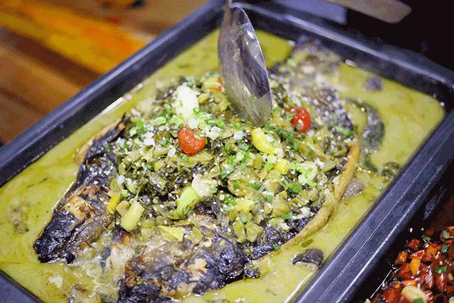 这艘巨型渔船终于驶入泉州，鱼控们上船后已经失控！