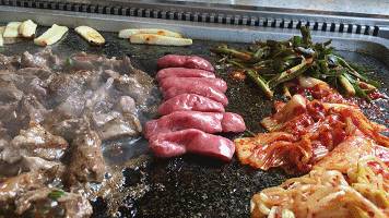 喷火枪、温度计全上阵！春熙路的这家店，隔着屏幕都能感受它的神