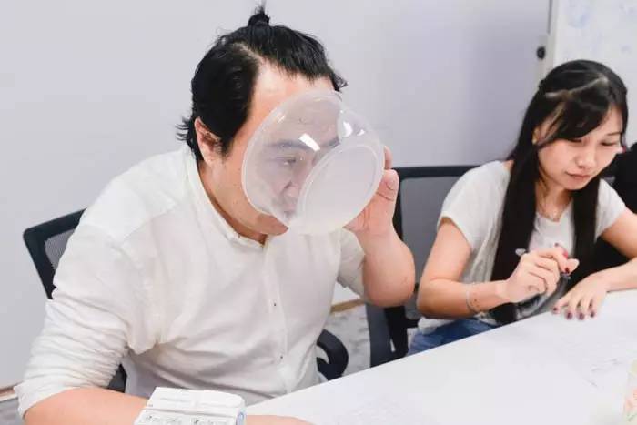 牛奶喝多出汗有奶味,牛奶喝多了出汗感觉有奶味