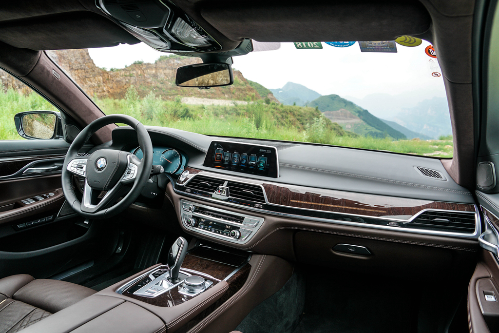 后排至上的它如何诠释驾驶乐趣体验BMW740Li
