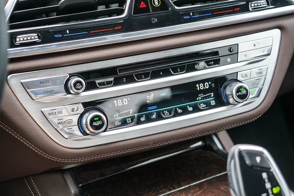 后排至上的它如何诠释驾驶乐趣体验BMW740Li