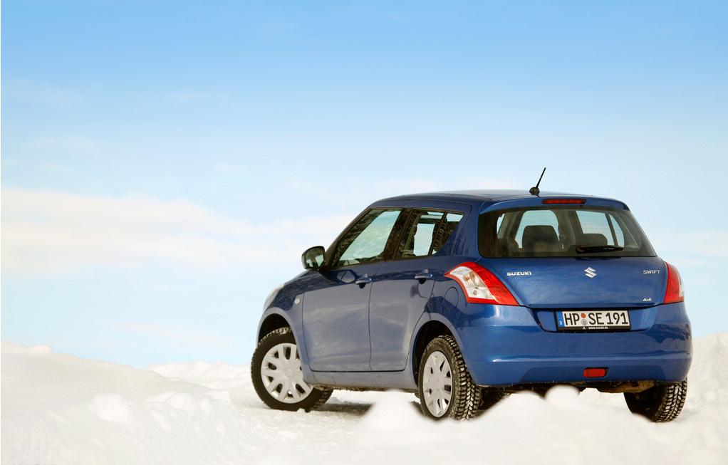 身轻如燕行动自如,铃木雨燕银灰色