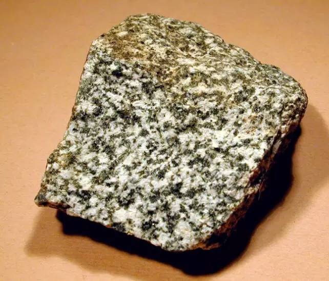 常见的岩石矿物标本图集名称,常见岩浆岩识别记录表