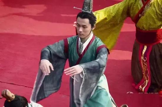 猜《余罪》傅老大是谁的男人？反正解冰是王凯背后的男人