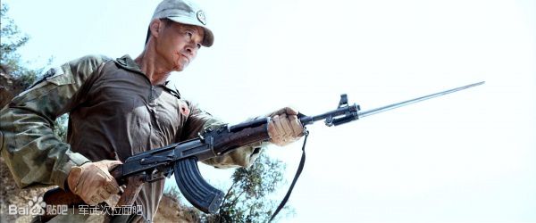 战争电影中的经典枪械,电影战狼中的一些枪械