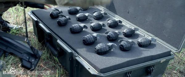 战争电影中的经典枪械,电影战狼中的一些枪械