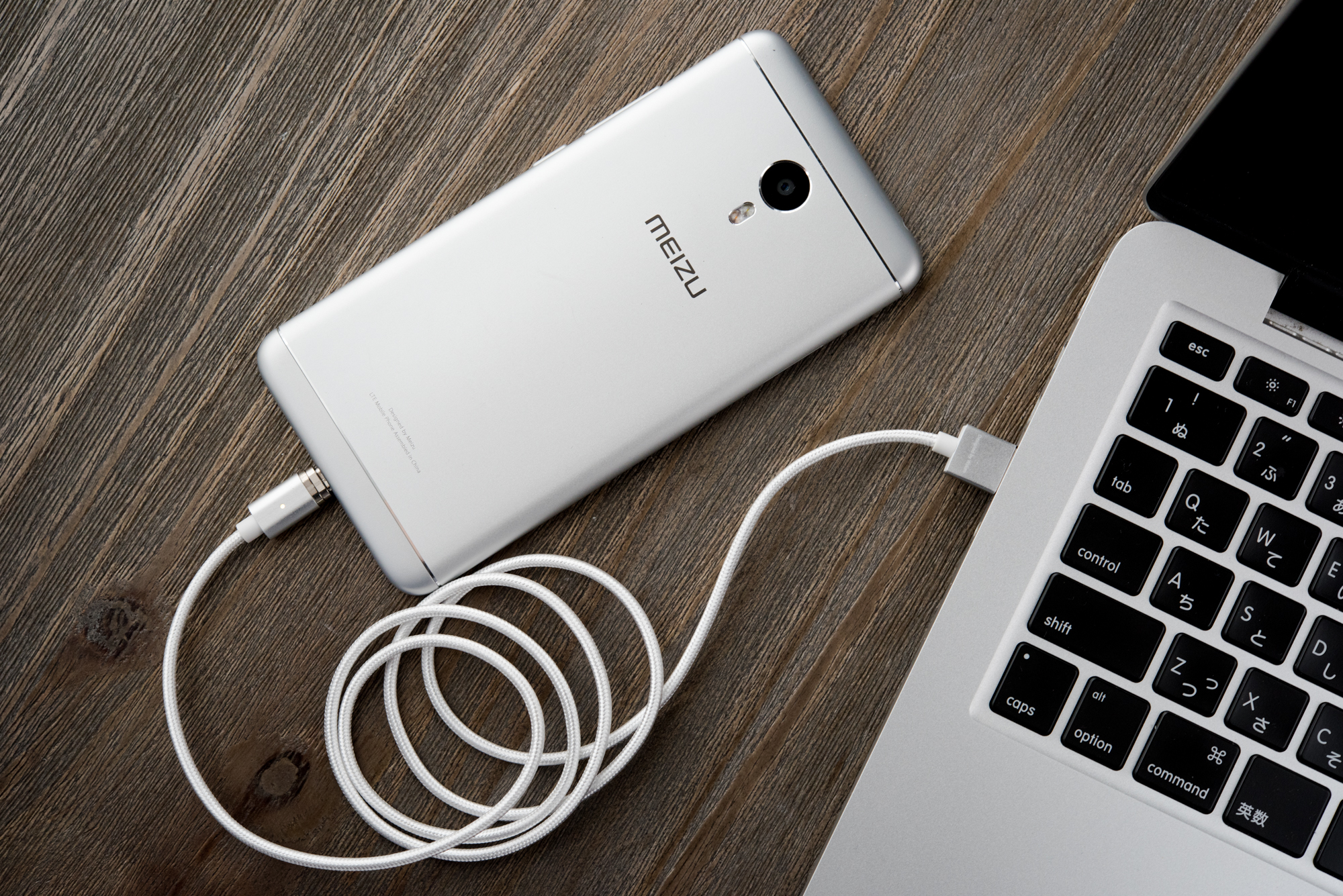 轻松插拔随心享受移动便利,轻松拔插座